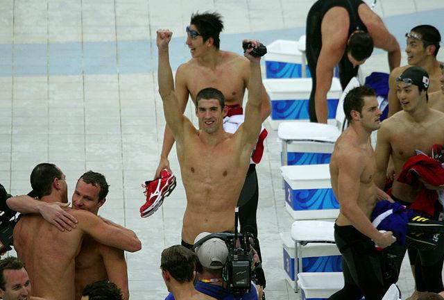 Phelps se torna o primeiro atleta a ganhar oito ouros em uma mesma olimpíada
