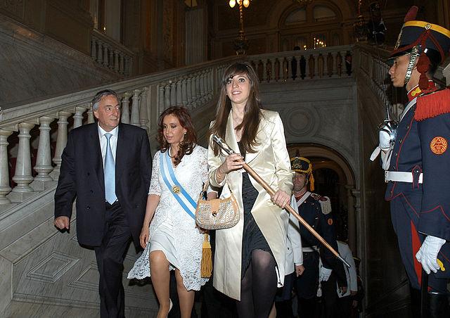 Cristina Kirchner tornou-se a 1ª mulher eleita presidente da Argentina