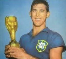 Nasce Bellini, capitão do Brasil nas copas de 58 e 62