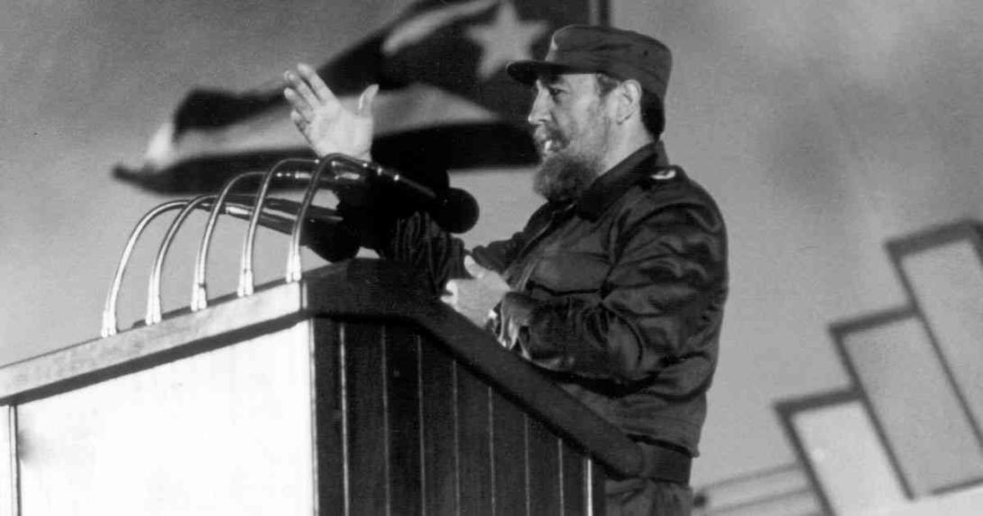 Fidel Castro assume como presidente de Cuba