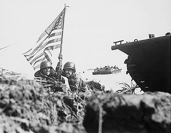 EUA dão início à Batalha de Guam contra os japoneses