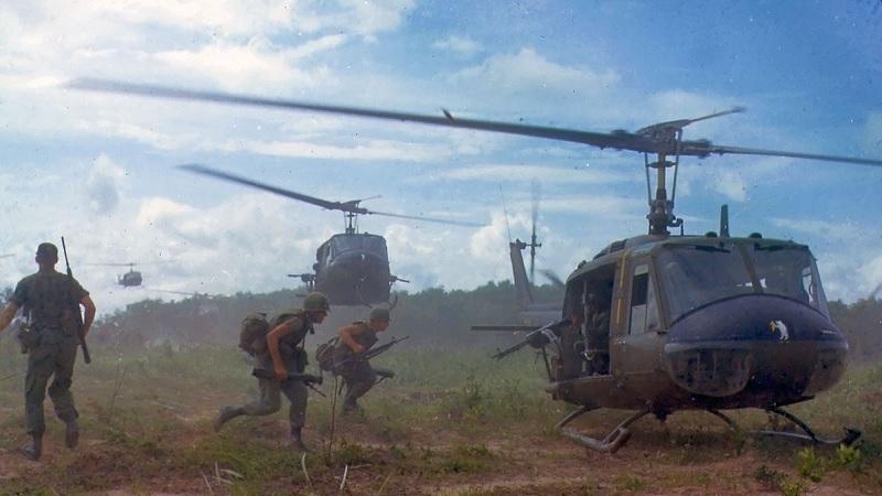 Começa a Guerra do Vietnã