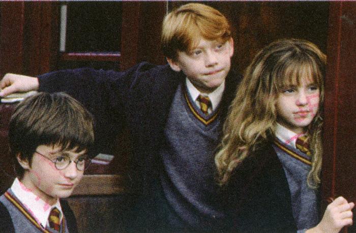 J.K. Rowling lança o primeiro livro da série Harry Potter