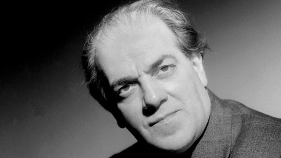 Nasce o maestro e compositor Heitor Villa-Lobos