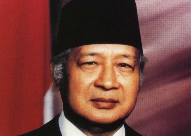 Suharto é nomeado presidente da Indonésia